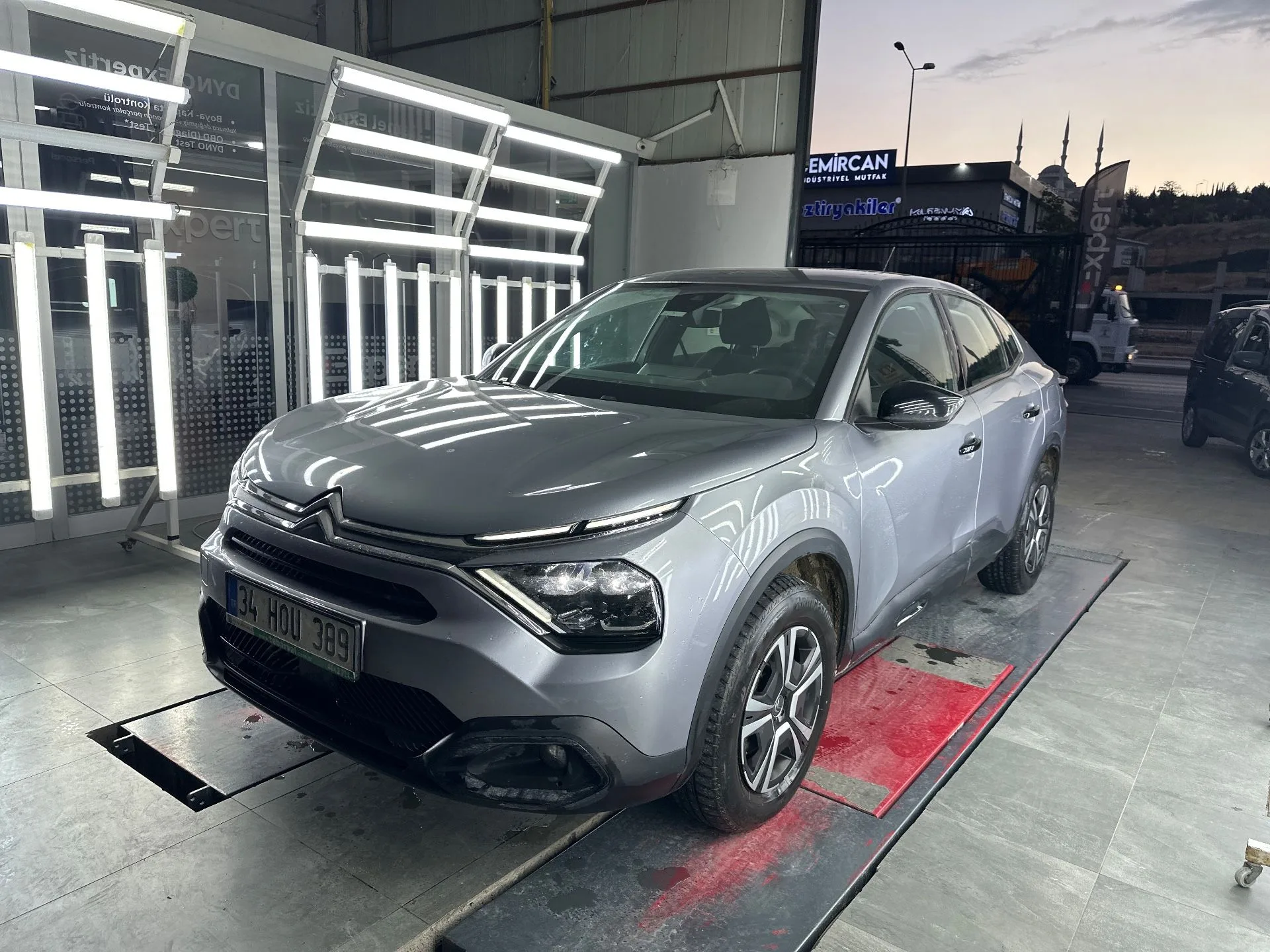 34 hou 389 c4x foto (1)